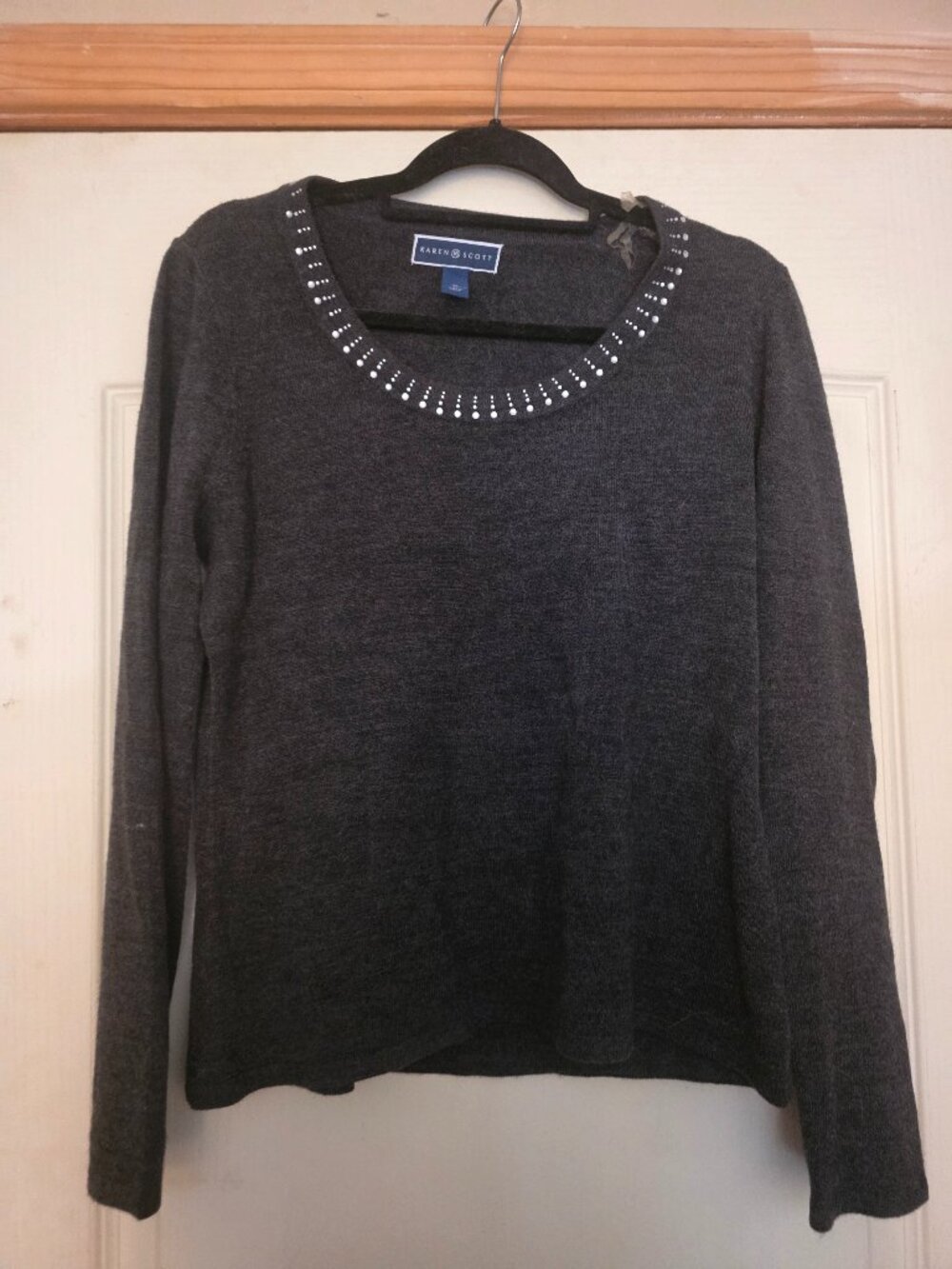 Women's sweater